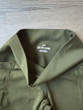 Under Armour XS Olive Active Performance Leggings